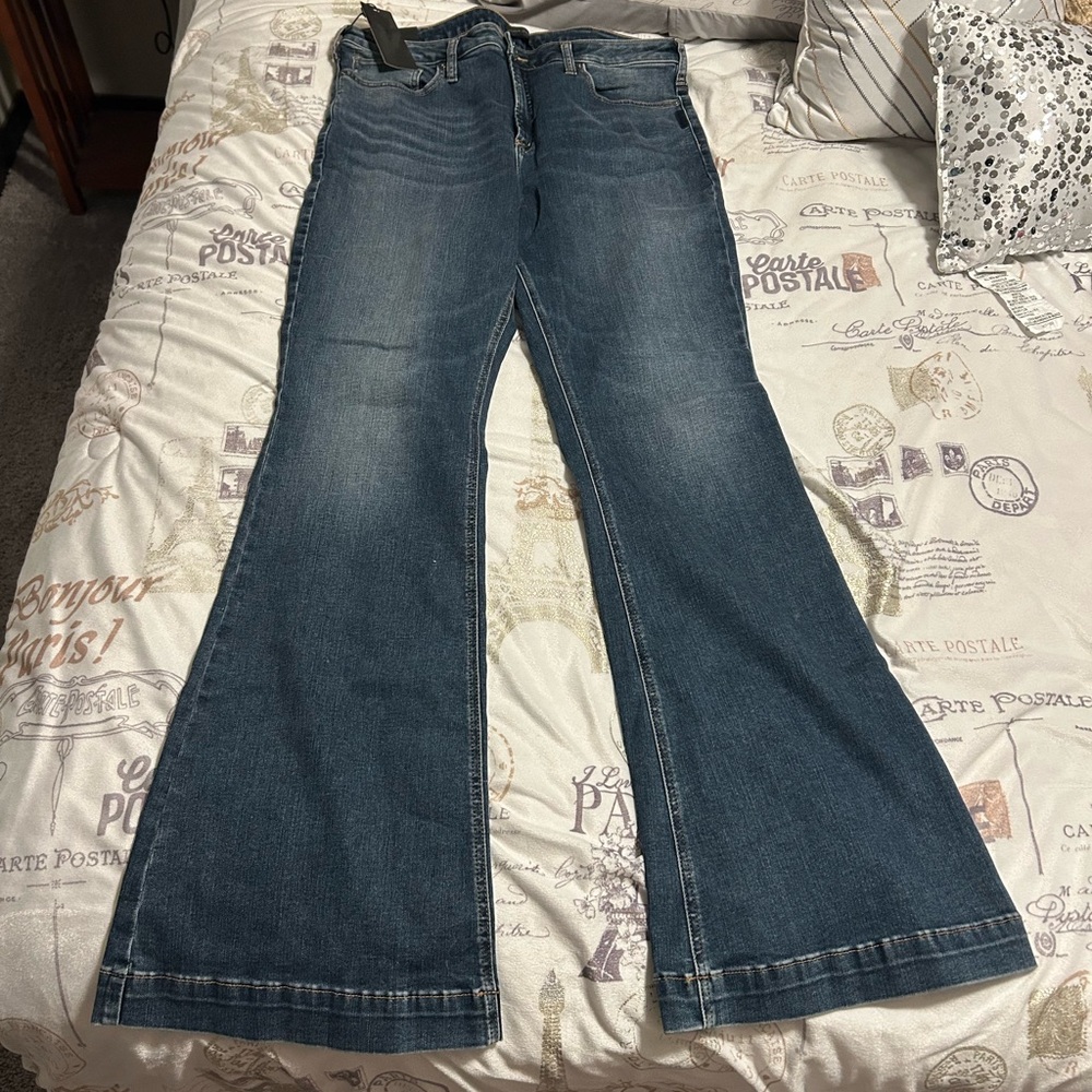 NWT - Silver High Note Flare Indigo color Jeans. Size 16x35